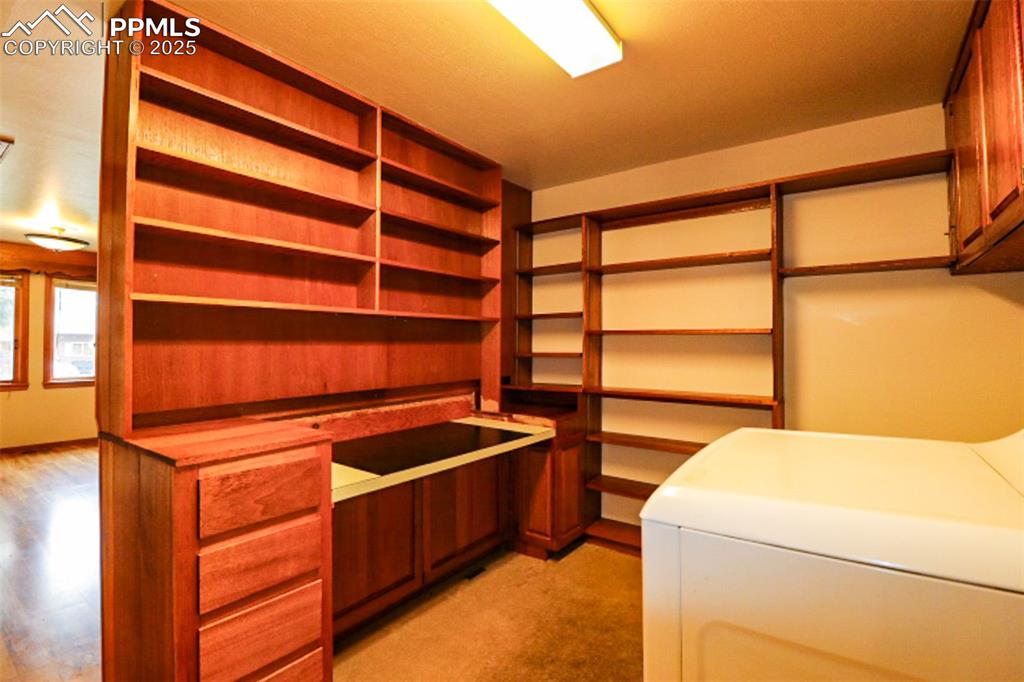 Image 12 of 24: Closet