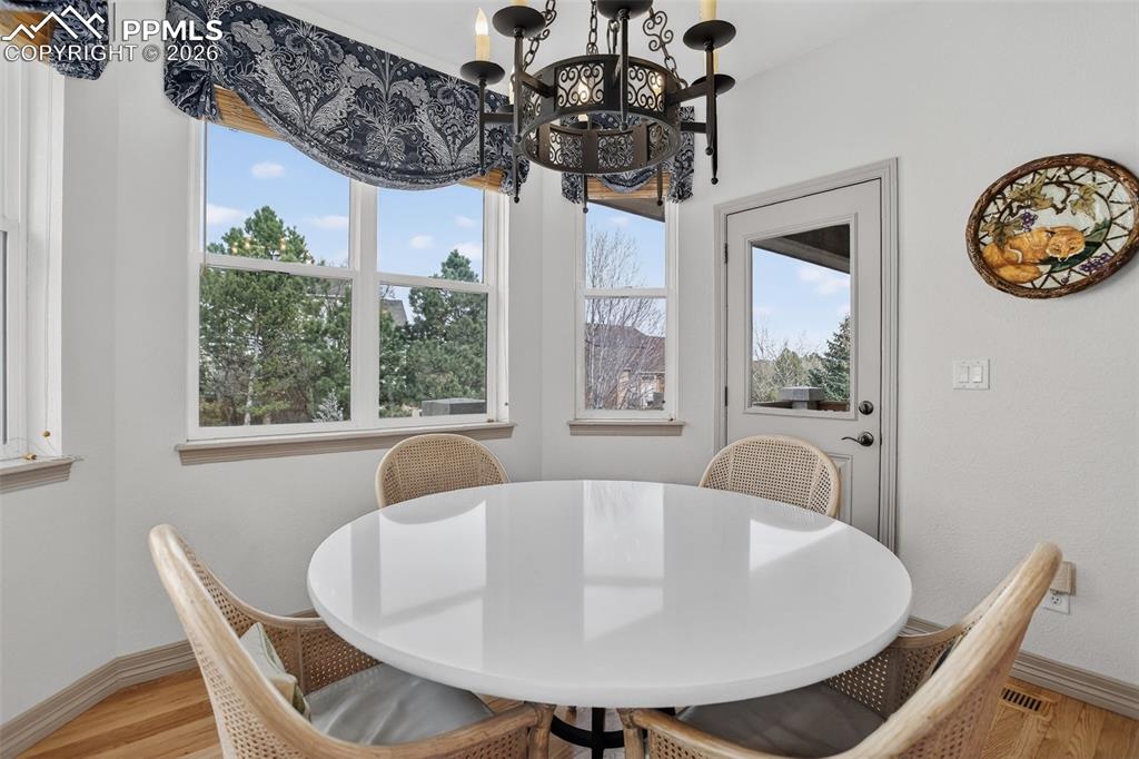 Image 10 of 43: Dining Area