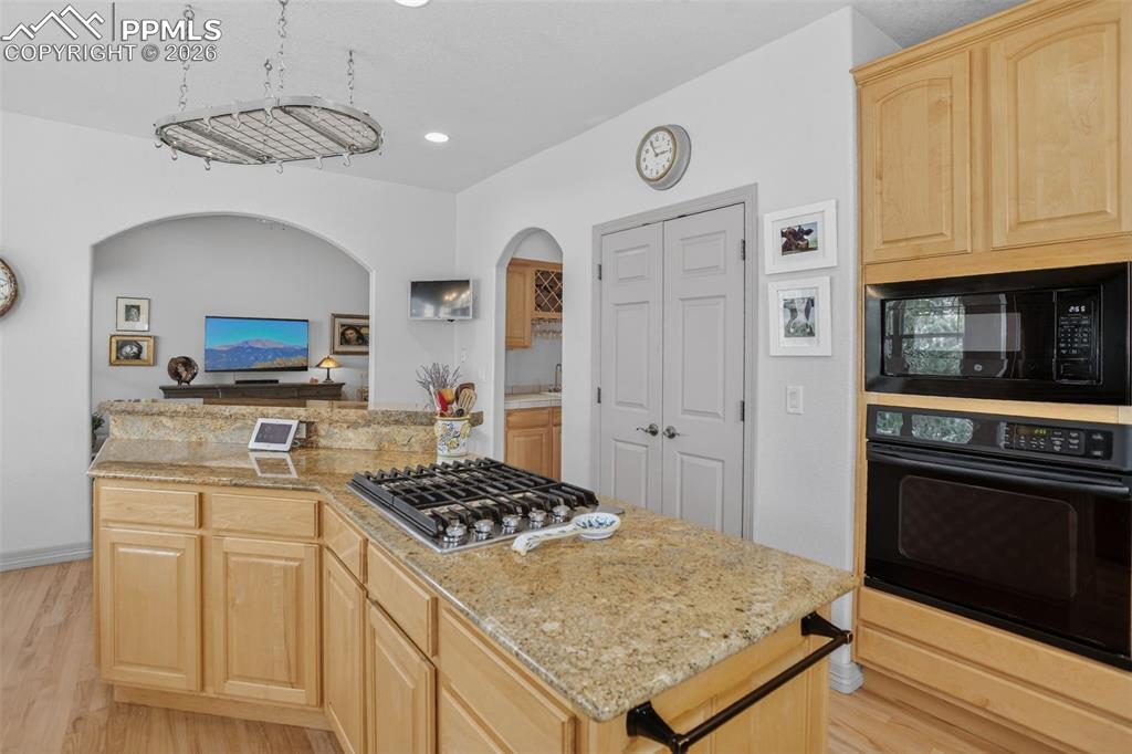 Image 11 of 43: Kitchen