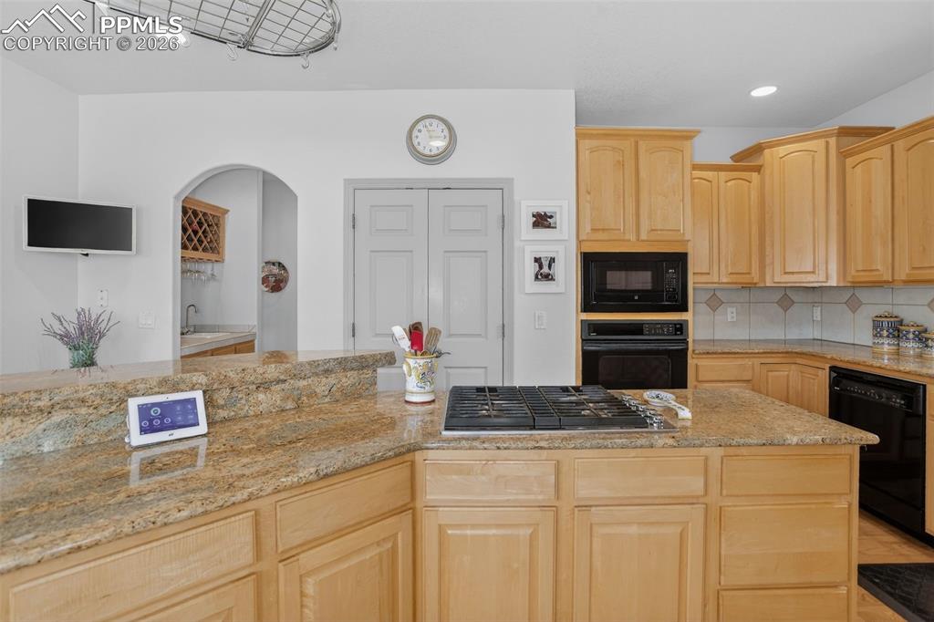 Image 9 of 43: Kitchen