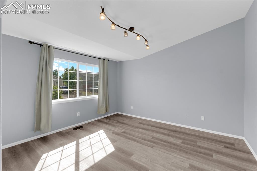 Image 7 of 36: Front Office/Bonus Room