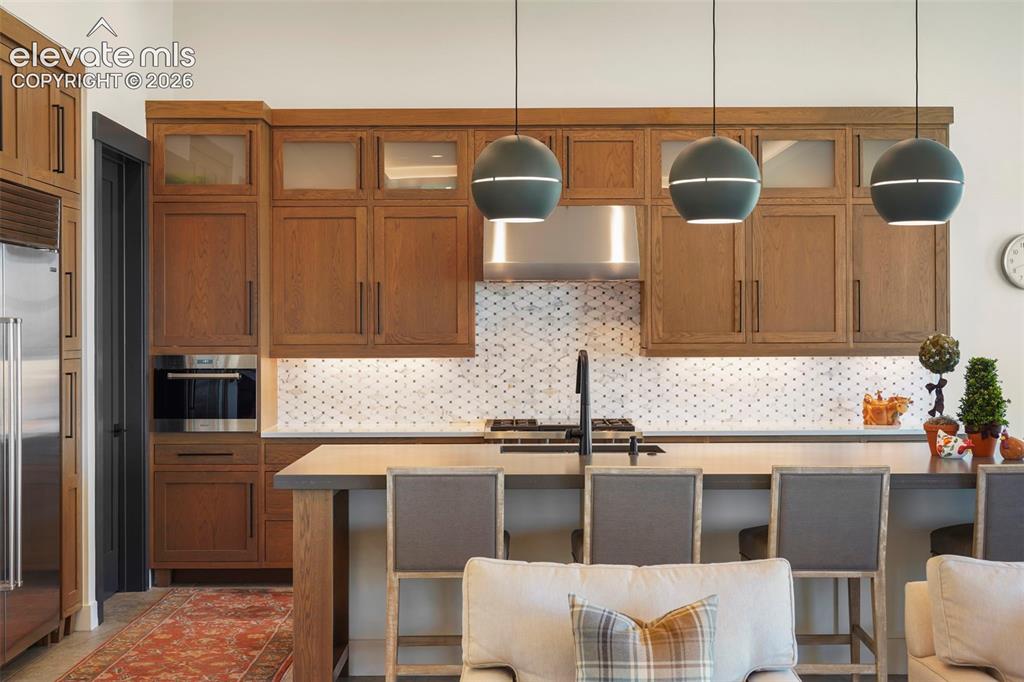 Image 13 of 40: Kitchen