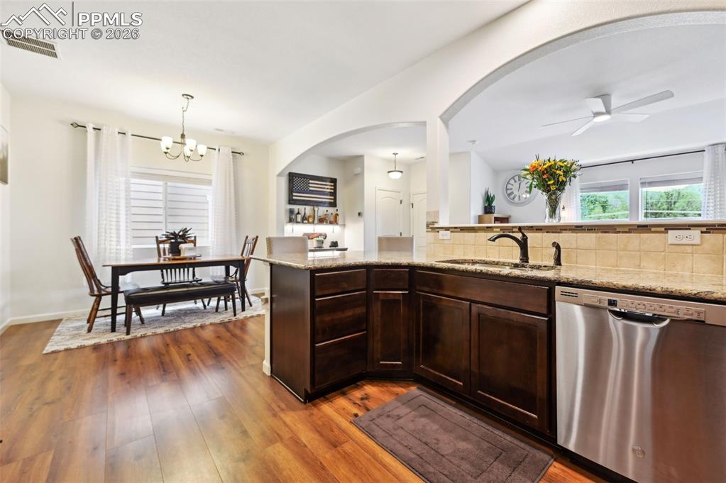 Image 10 of 33: Kitchen