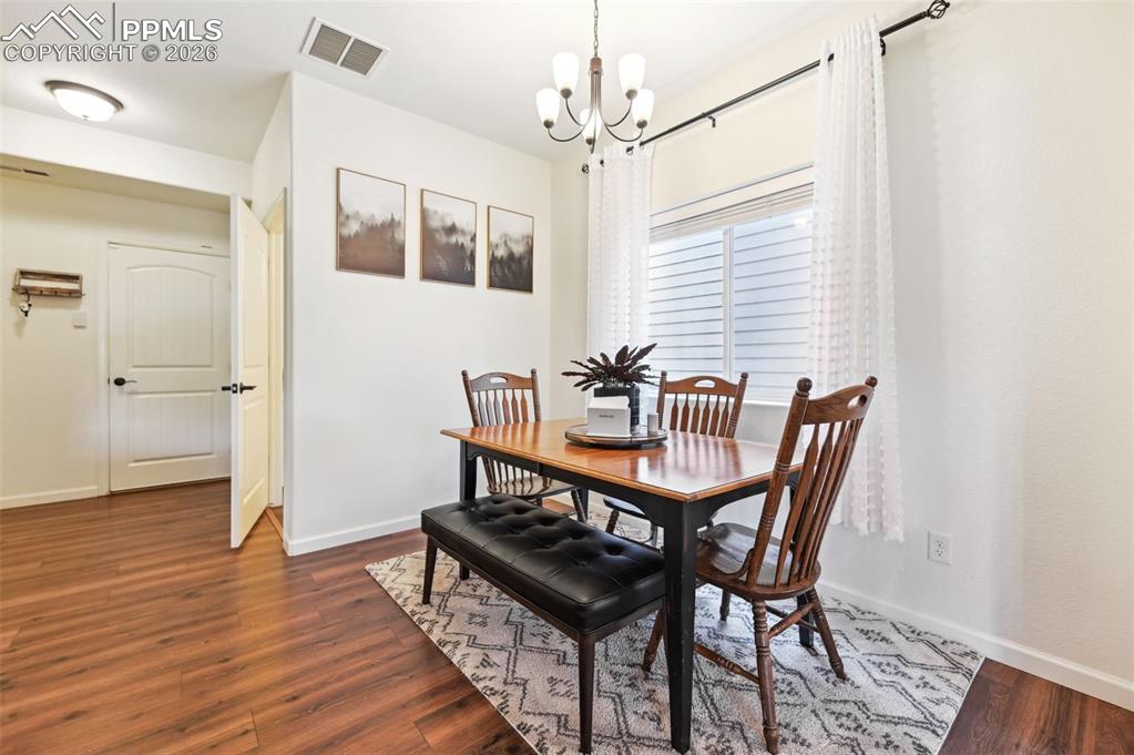 Image 12 of 33: dining nook