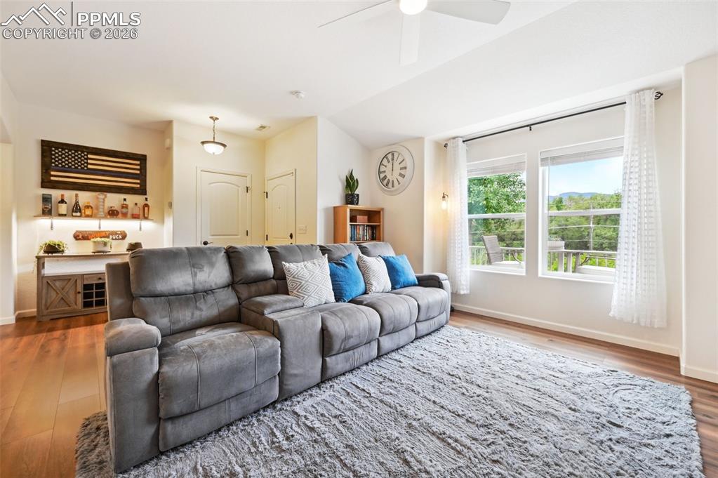 Image 6 of 33: Living Room