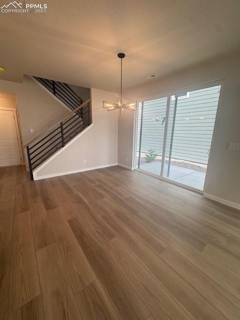 Image 3 of 20: Dining Area
