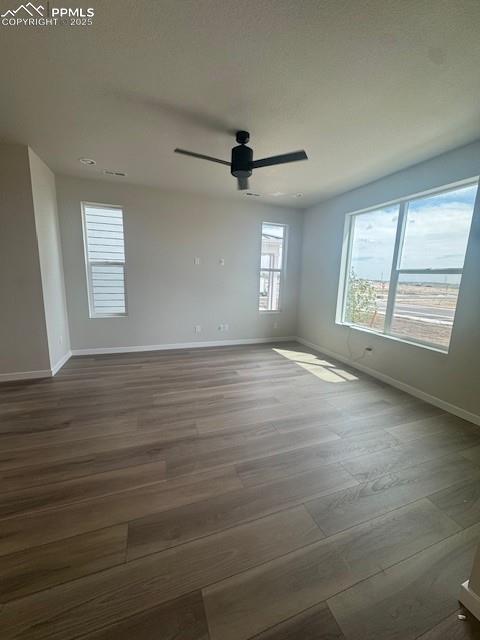 Image 6 of 20: Living Room