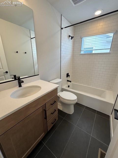 Image 7 of 20: Bathroom