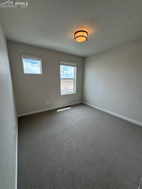 Image 9 of 20: Bedroom