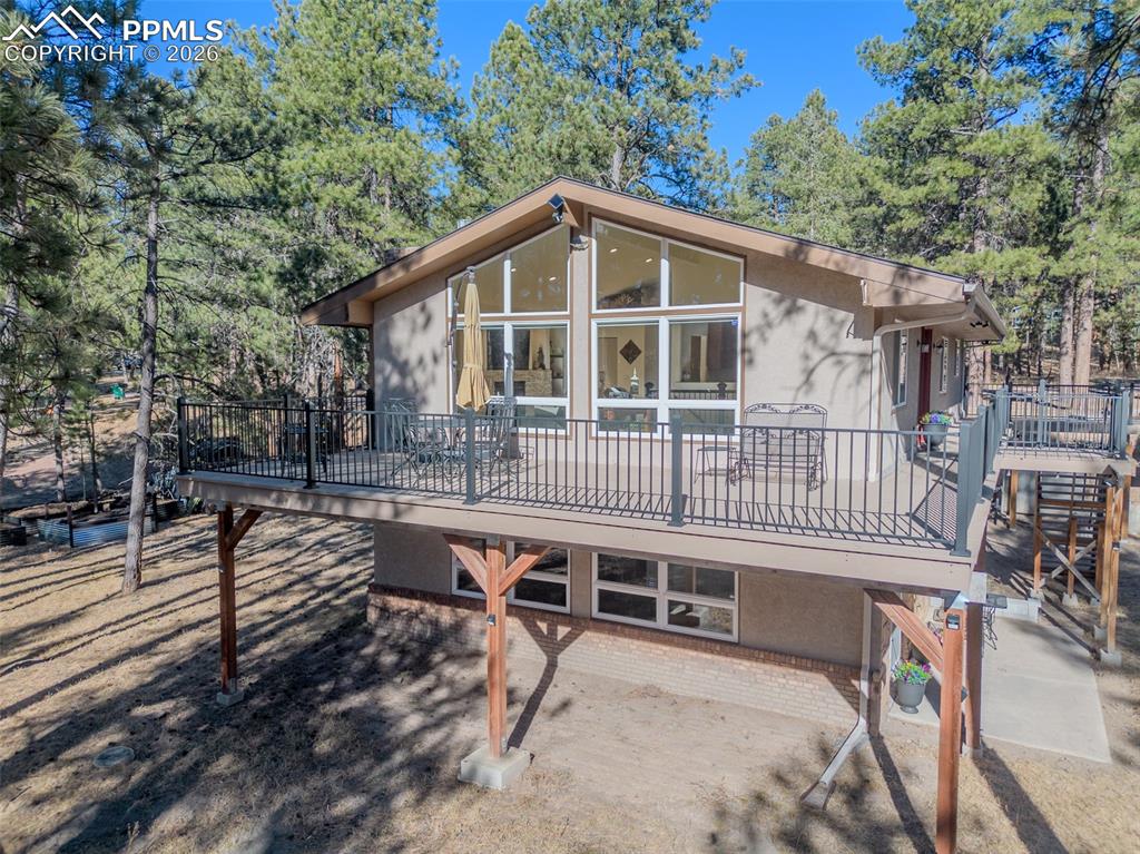 Image 40 of 50: Back of Structure