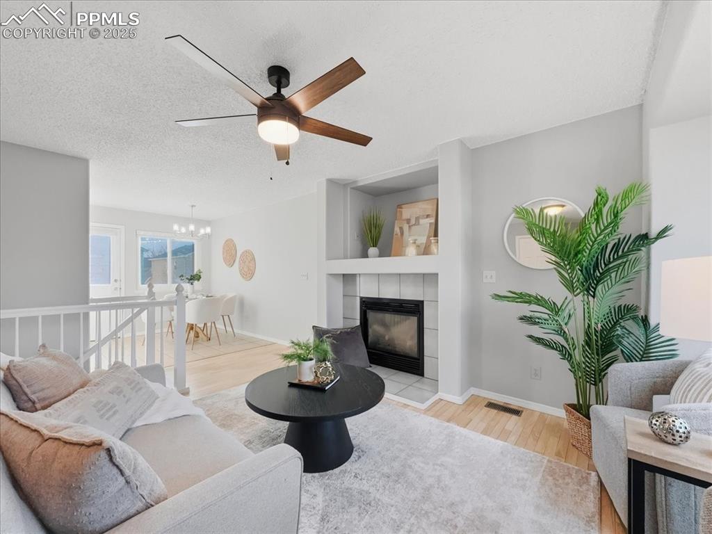 Image 3 of 40: Living Room