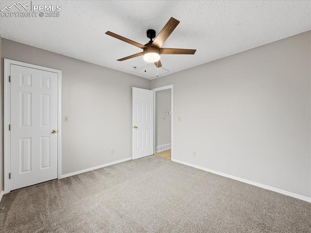 Image 33 of 40: Bedroom