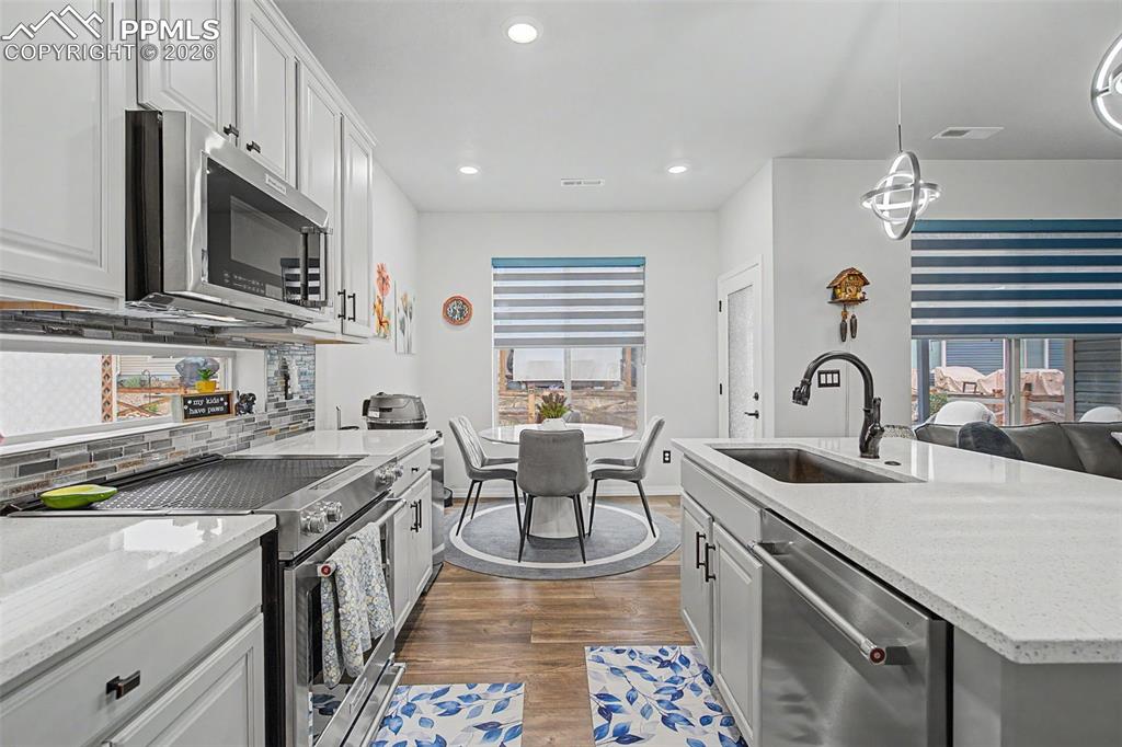 Image 8 of 26: Kitchen