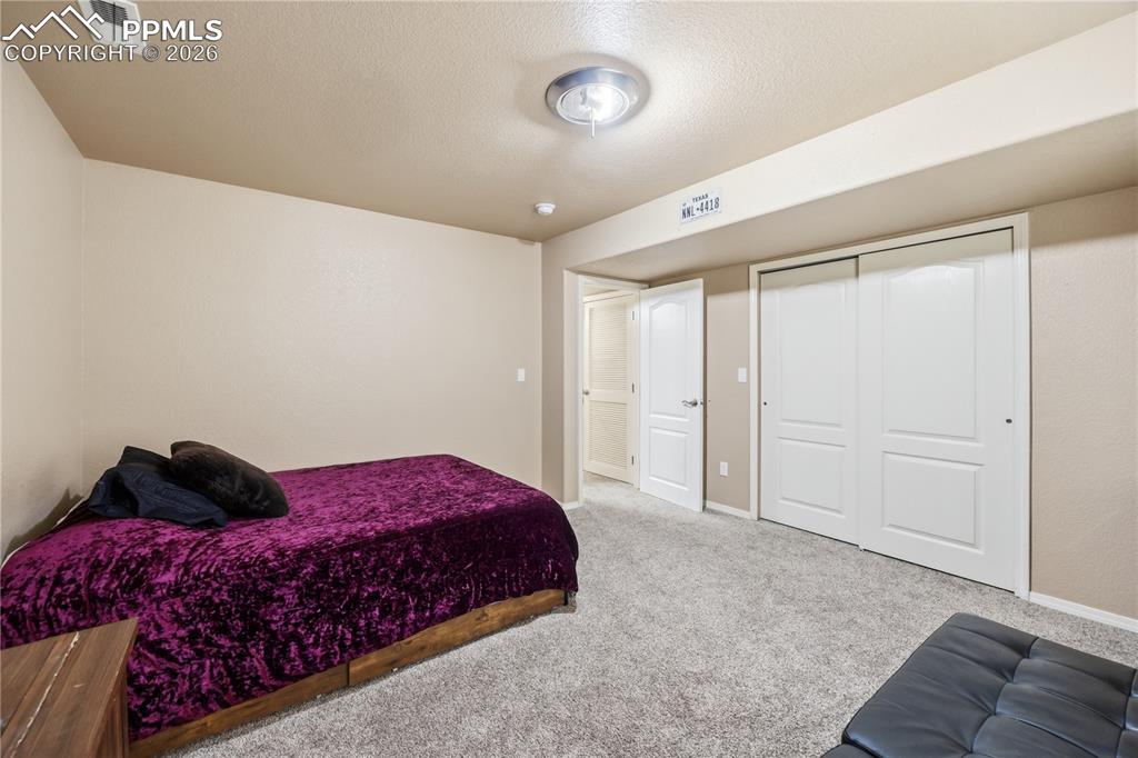 Image 18 of 34: Bedroom