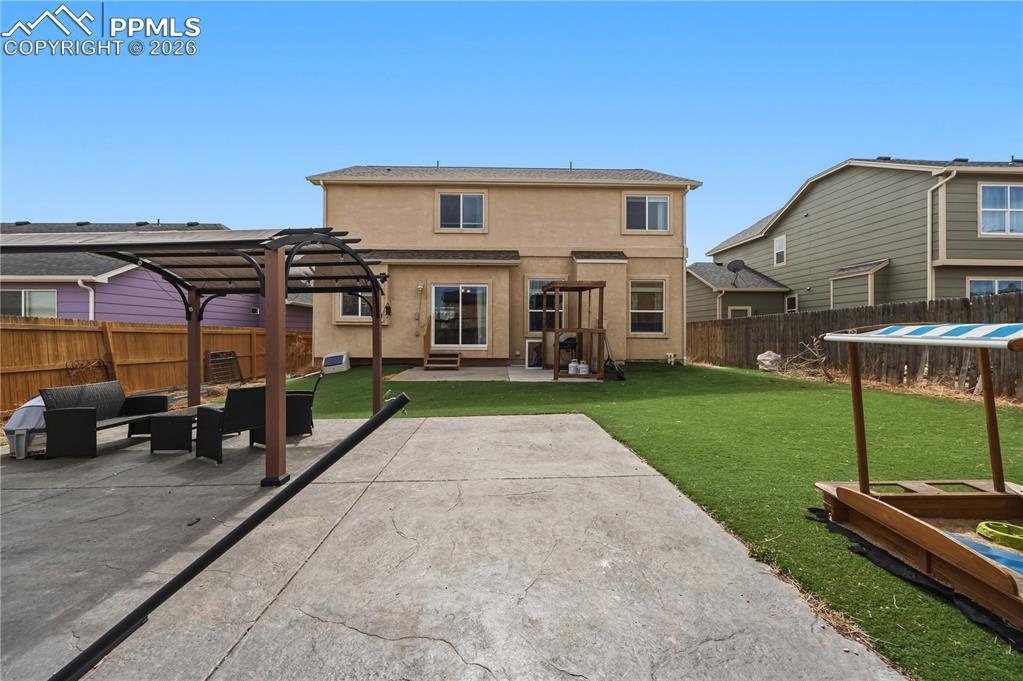 Image 34 of 34: Back of Structure