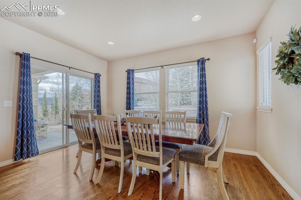 Image 12 of 50: Dining Area