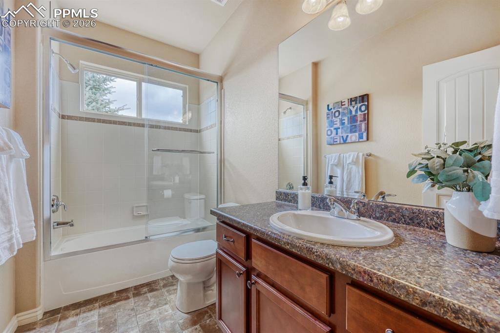 Image 21 of 50: Main Floor Bathroom that serves Bedroom #1 on Main and Guests