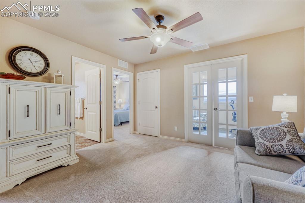 Image 25 of 50: Loft