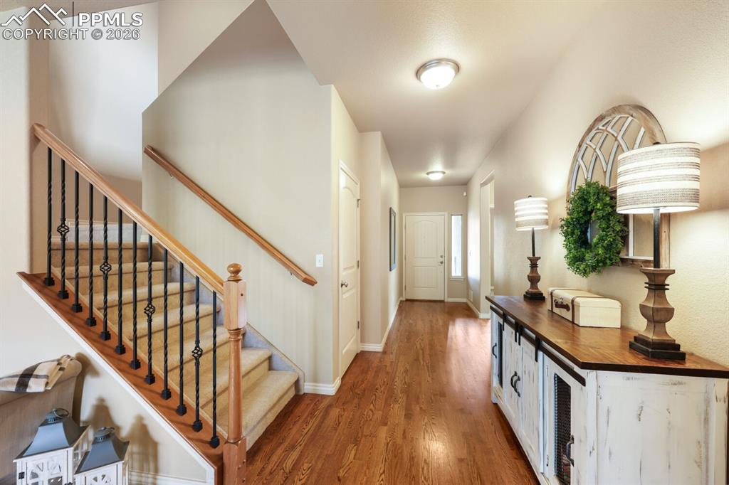 Image 3 of 50: Entry