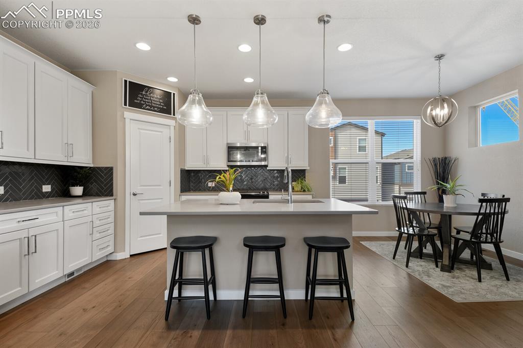 Image 12 of 35: Kitchen & Dining Areas