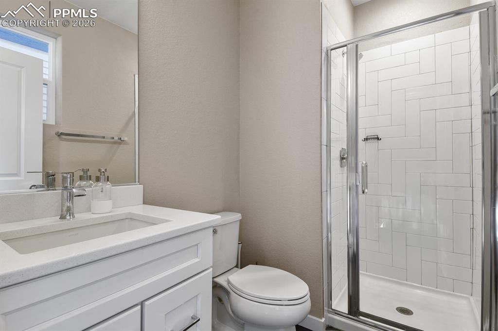 Image 27 of 34: Main Level Bath