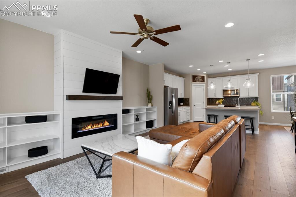 Image 4 of 35: Great Room into Kitchen