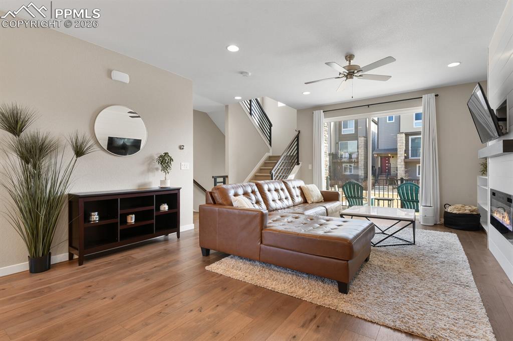 Image 6 of 34: Great Room