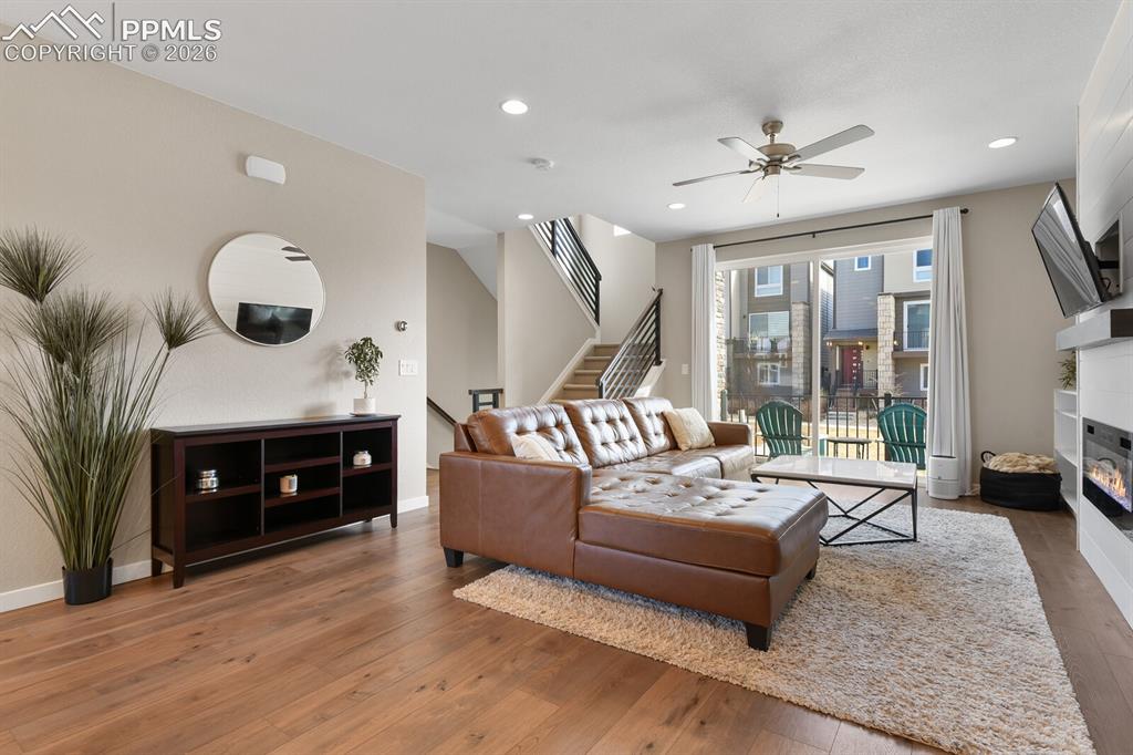Image 7 of 35: Great Room