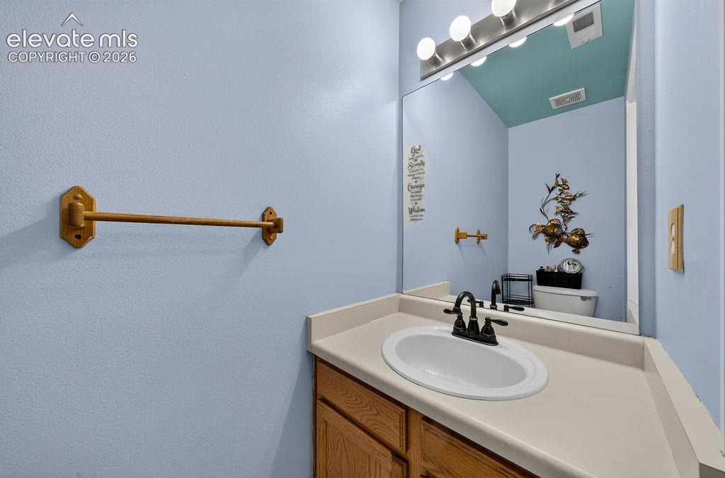 Image 10 of 45: Bathroom