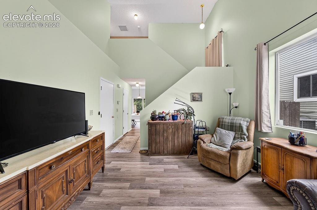 Image 5 of 45: Family Room