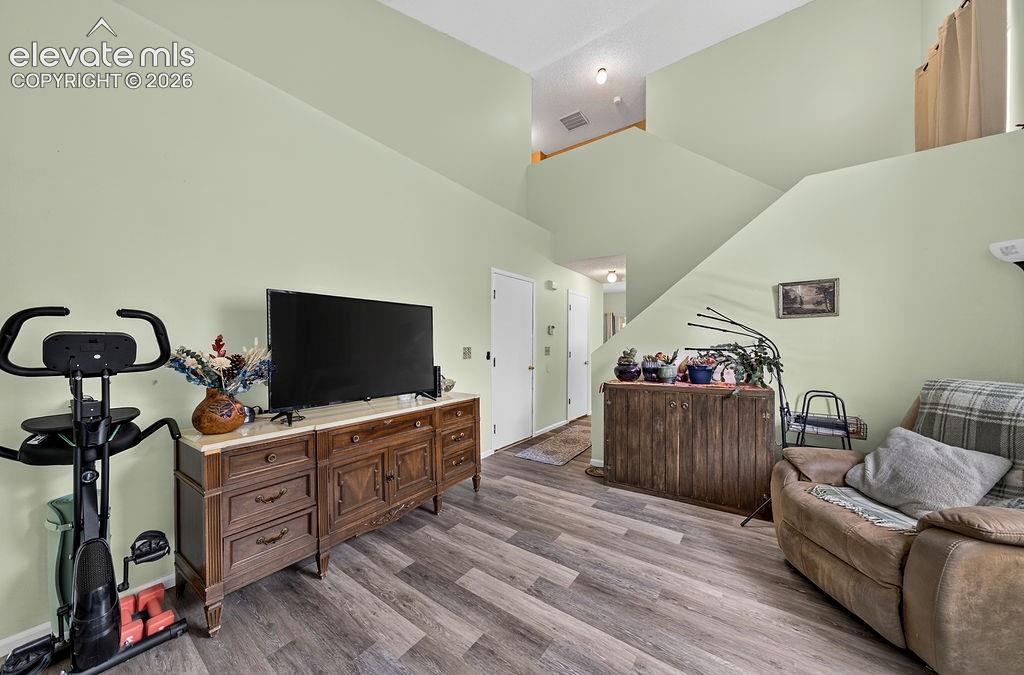 Image 7 of 45: Family Room