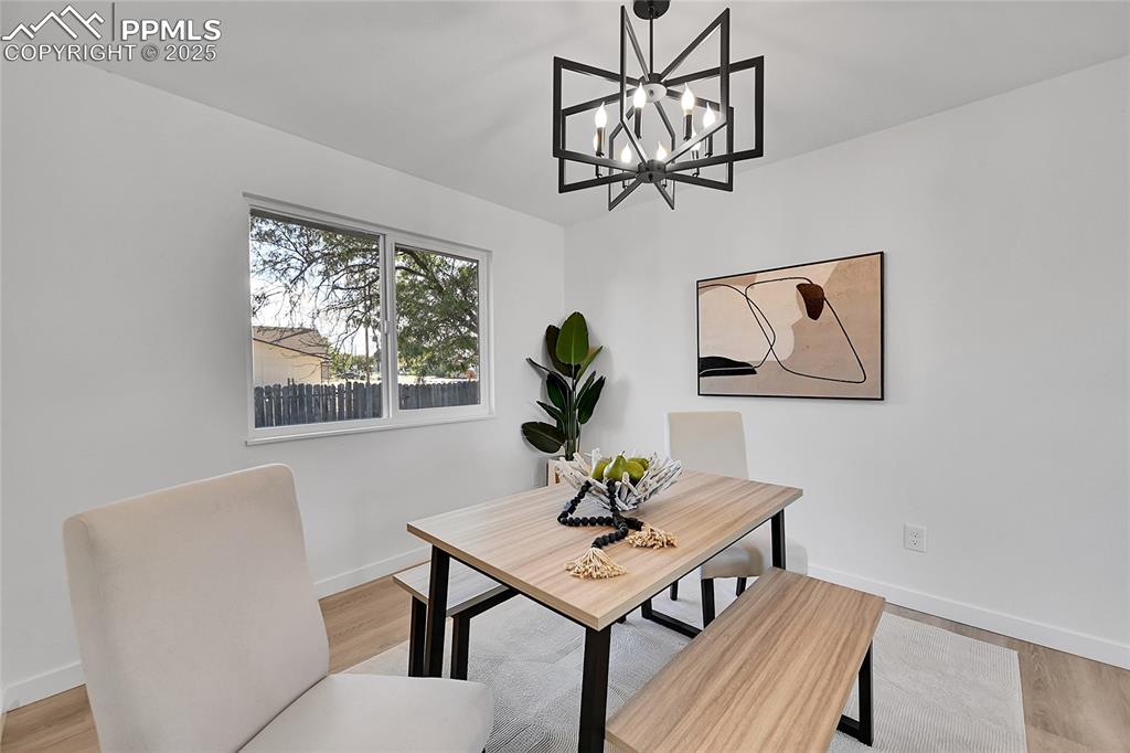 Image 11 of 43: Dining Area