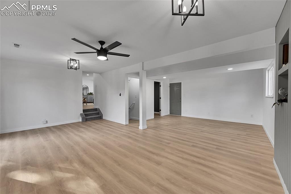 Image 16 of 43: Living Room