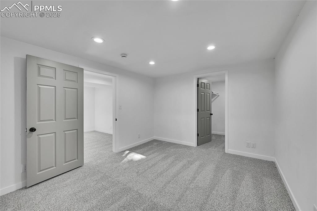 Image 31 of 43: Bedroom