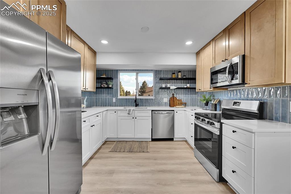 Image 7 of 43: Kitchen