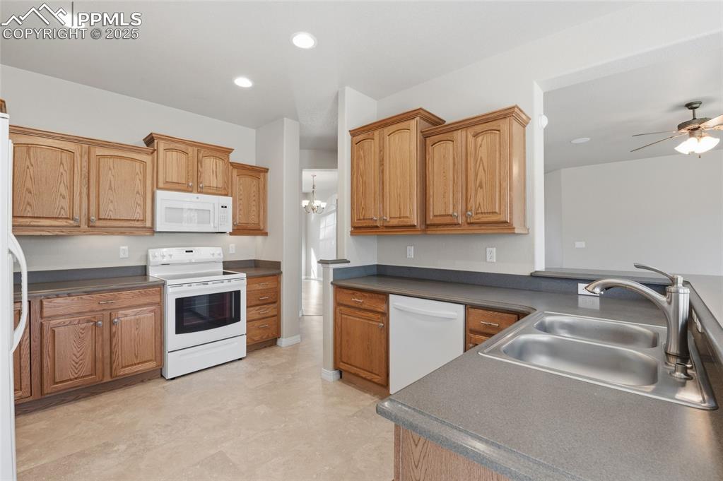 Image 11 of 46: Kitchen