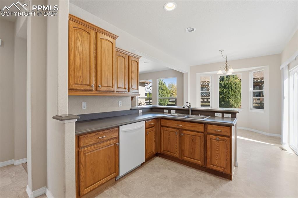 Image 13 of 46: Kitchen