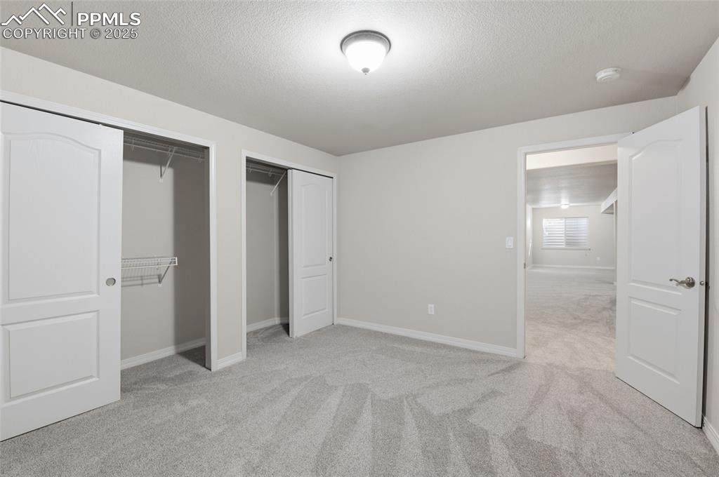 Image 32 of 46: Bedroom