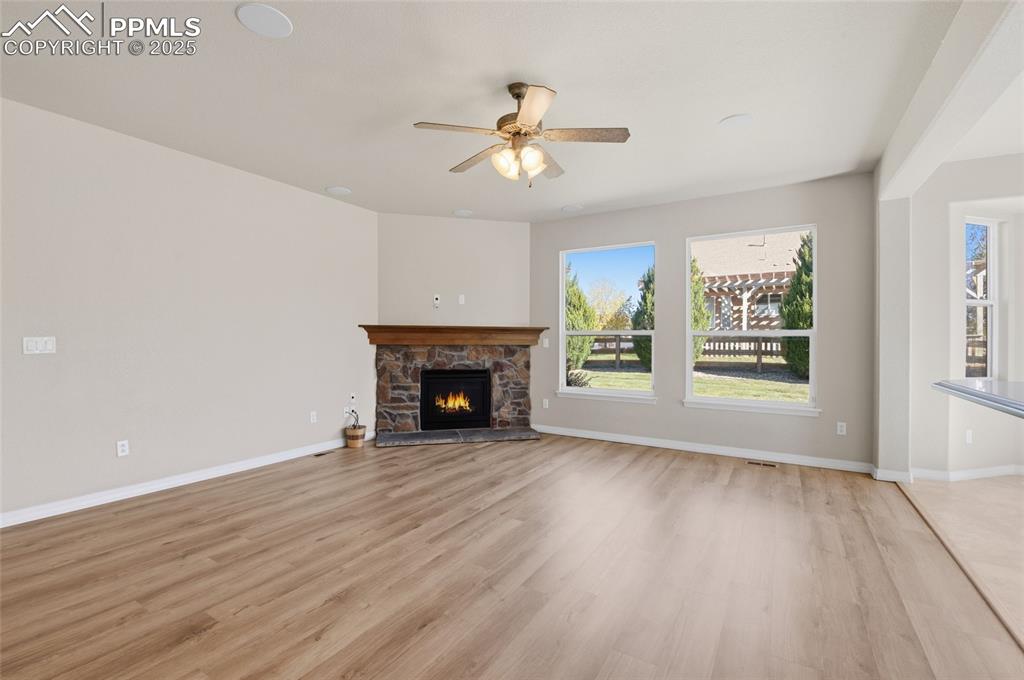 Image 7 of 46: Living Room