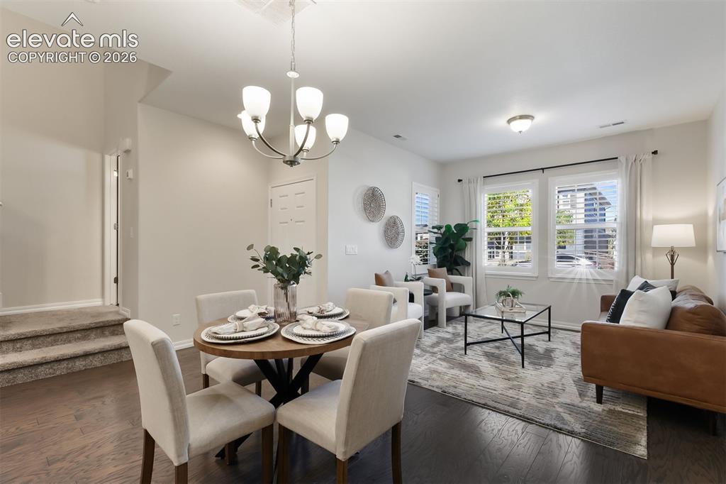 Image 6 of 25: Dining Area