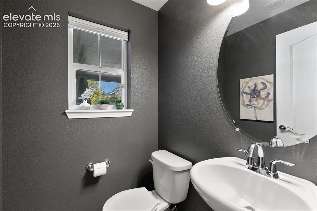 Image 8 of 25: Bathroom