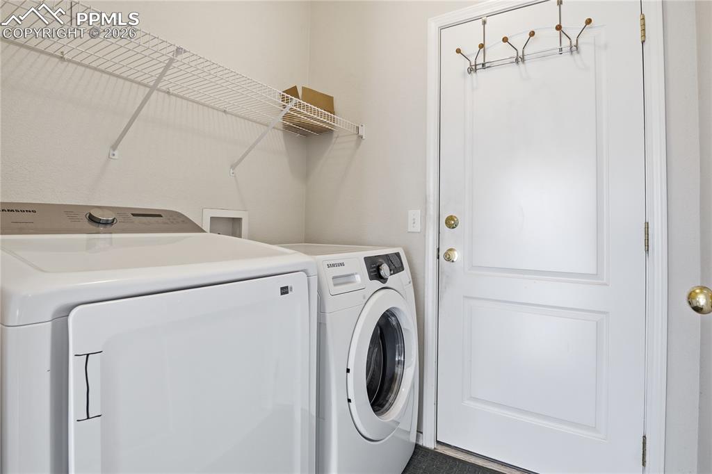 Image 9 of 30: Laundry