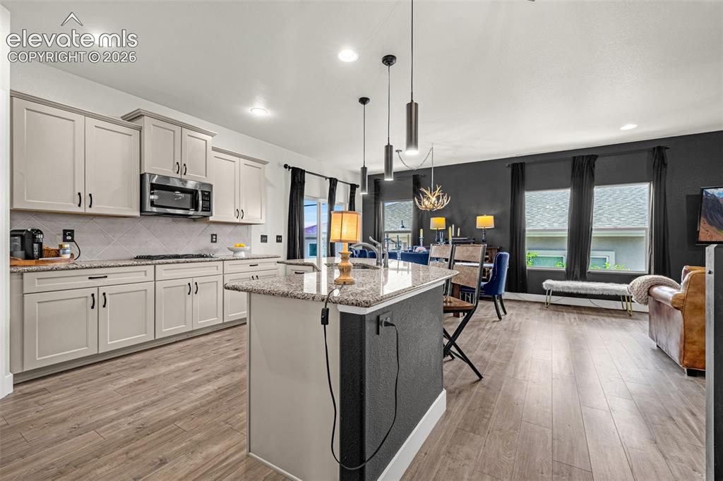 Image 8 of 44: Kitchen
