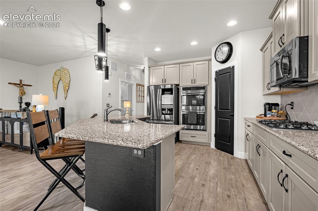 Image 9 of 44: Kitchen
