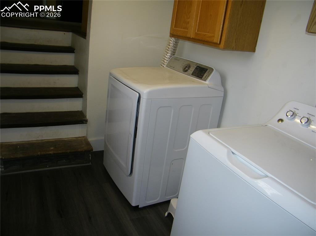 Image 11 of 23: Laundry