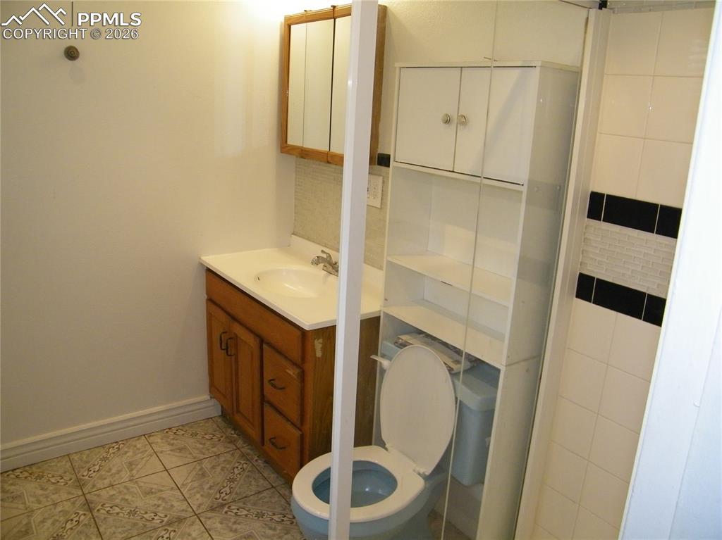 Image 17 of 23: Bathroom