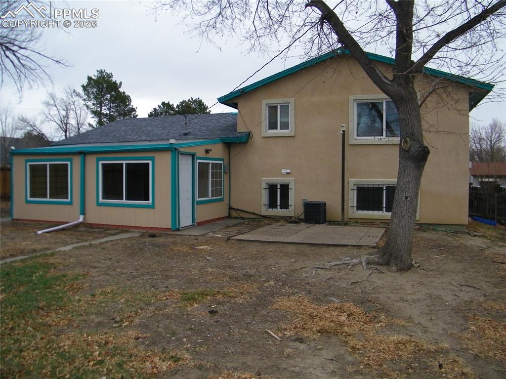 Image 18 of 23: Back of Structure