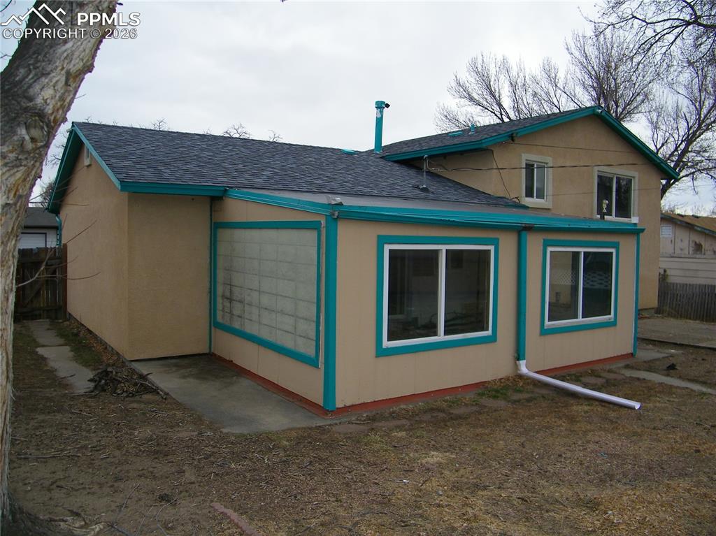 Image 19 of 23: Back of Structure