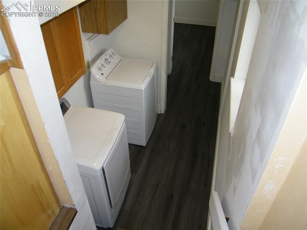 Image 5 of 23: Laundry