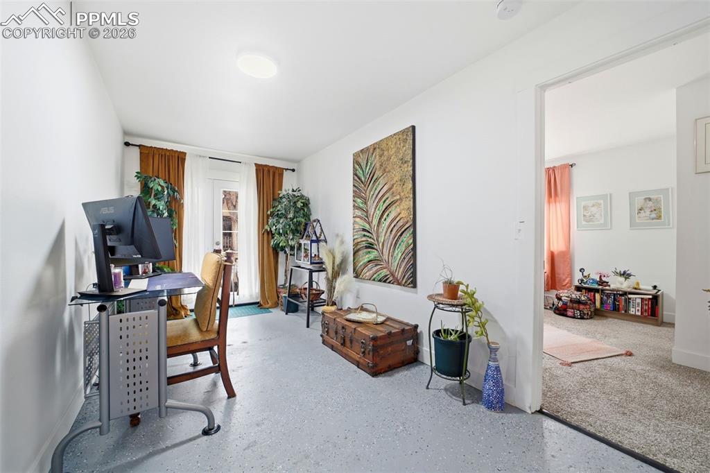 Image 14 of 44: Office